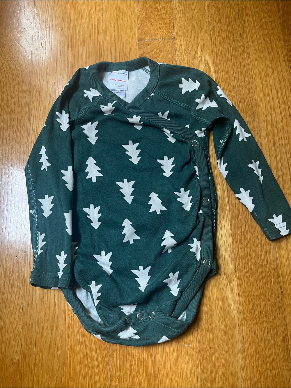 Hanna Andersson Dark Green Long-Sleeve Wrap Bodysuit with White Tree Print